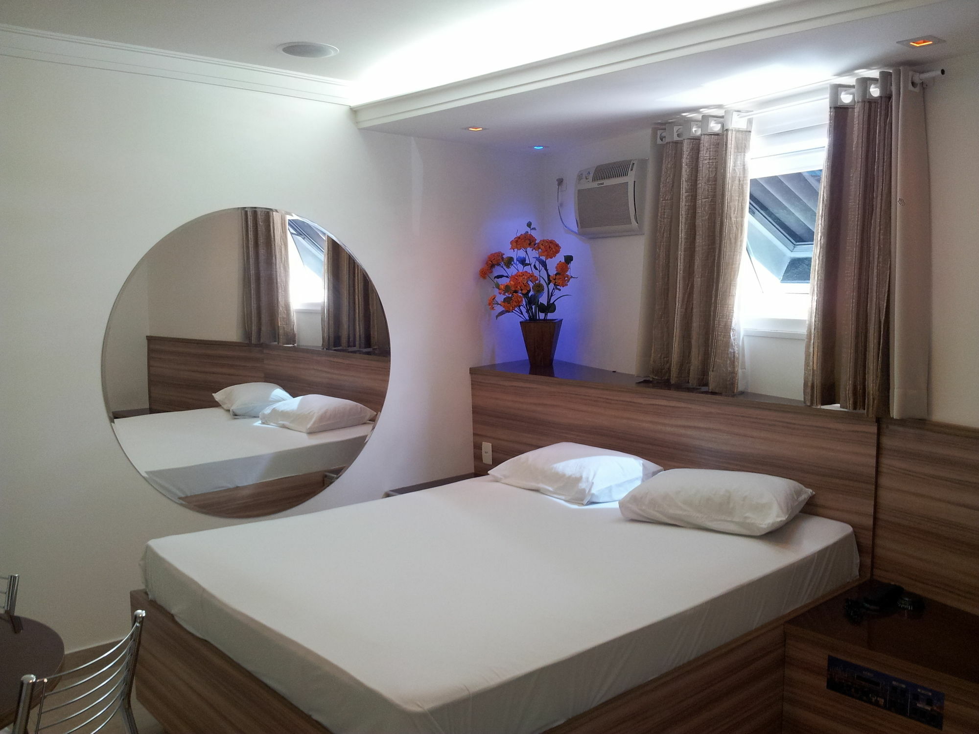 Love hotel Motel Gaia Radial Leste (Adults Only)